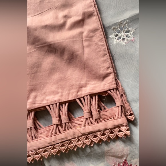 ❌SOLD❌Suffuse by sana yasir NAYLA luxury lawn 23 - Picture 8 of 16